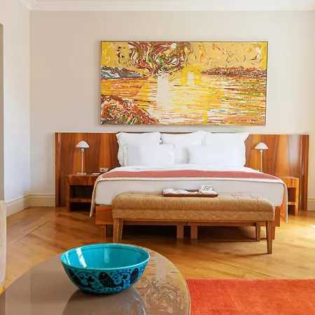 Tomtom Hotel 5*