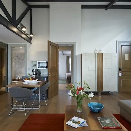 トムトム スイーツ ホテル