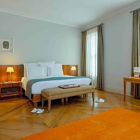 Tomtom Hotel
