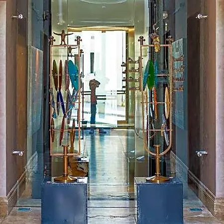 Tomtom Hotel 5*