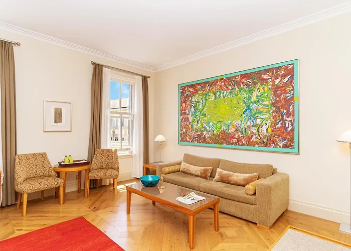 호텔 톰톰 스위트 5*