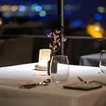 汤姆套房酒店 酒店 5*