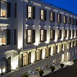 汤姆套房酒店 酒店 5*
