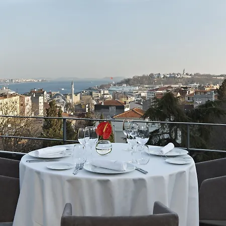 Tomtom Hotel