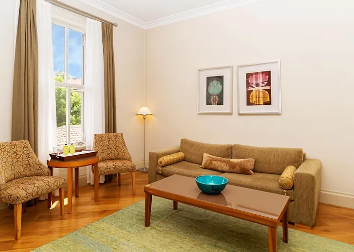 أجنحة توم توم فندق 5*