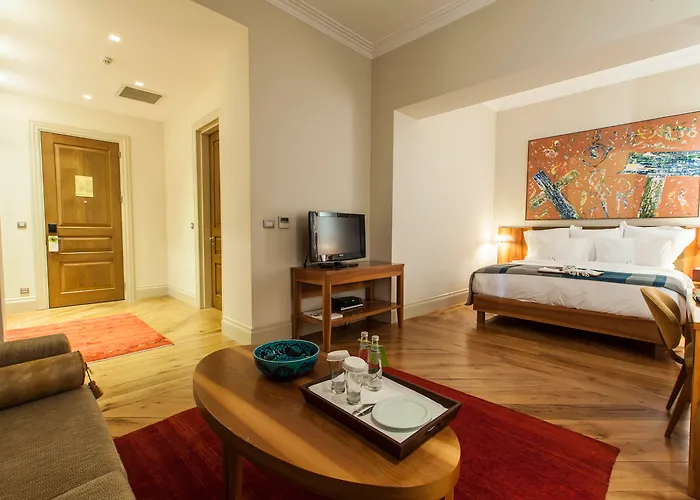 فندق أجنحة توم توم 5*